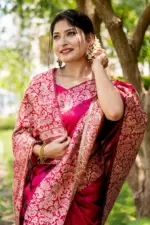 Pink Raw Silk Saree With Blouse Piece - Image 2